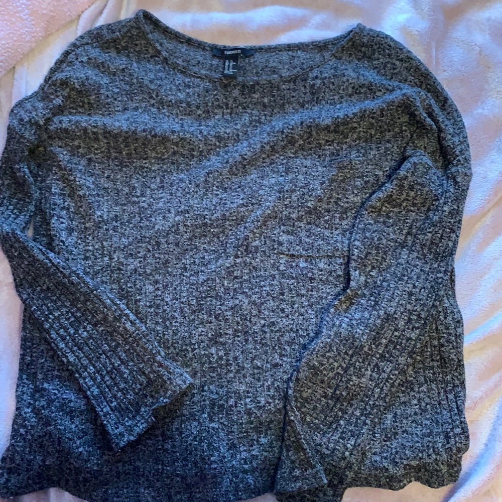 Selling a forever 21 long sleeve shirt